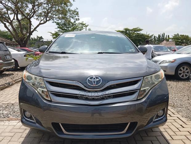 Toyota Venza 2011 Silver