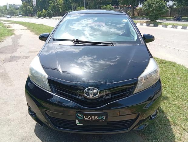 Toyota Yaris 2014 Black