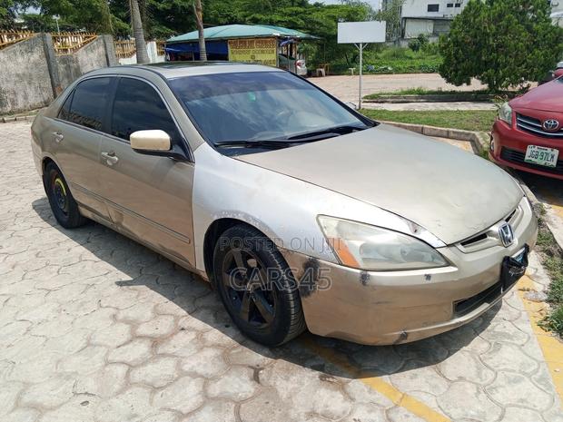 Honda Accord 2004 Gold