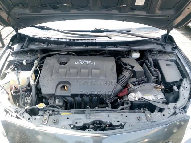 Toyota Corolla 2010 Gray