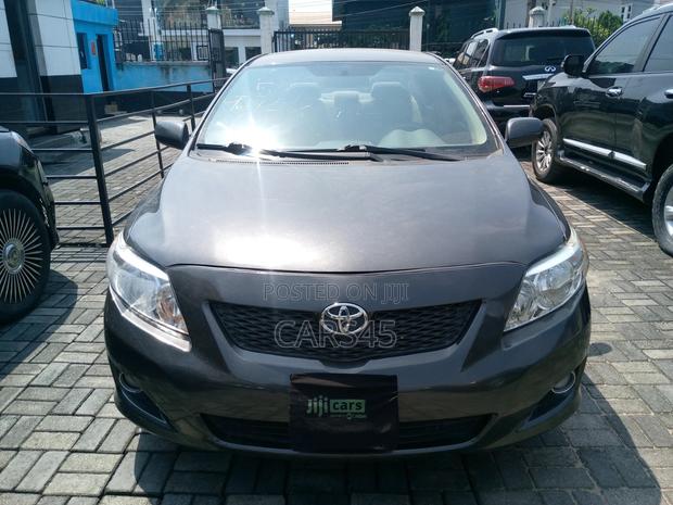 Toyota Corolla 2010 Gray