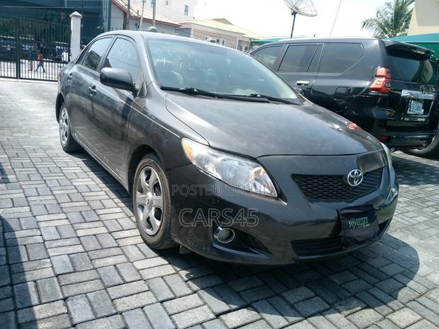 Toyota Corolla 2010 Gray