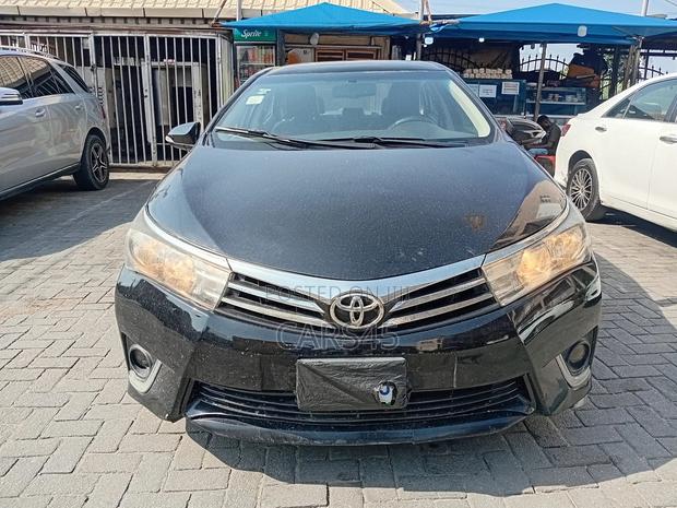 Toyota Corolla 2015 Black