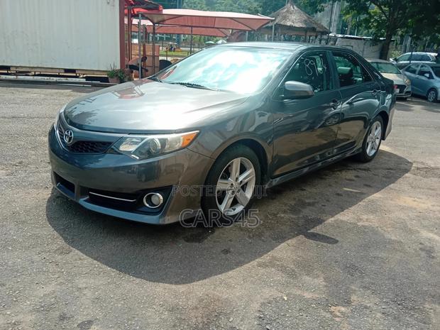 Toyota Camry 2014 Gray