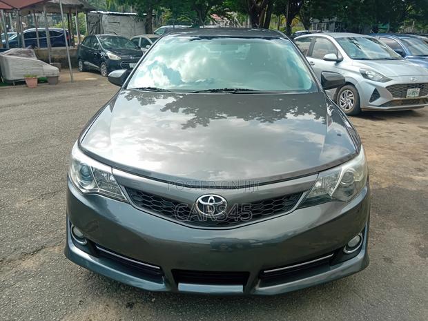 Toyota Camry 2014 Gray