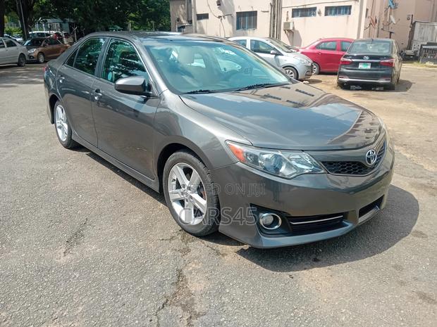 Toyota Camry 2014 Gray