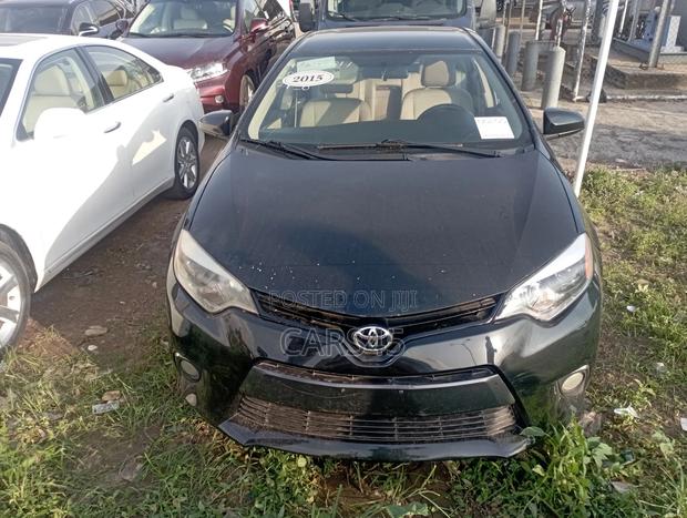 Toyota Corolla 2015 Black