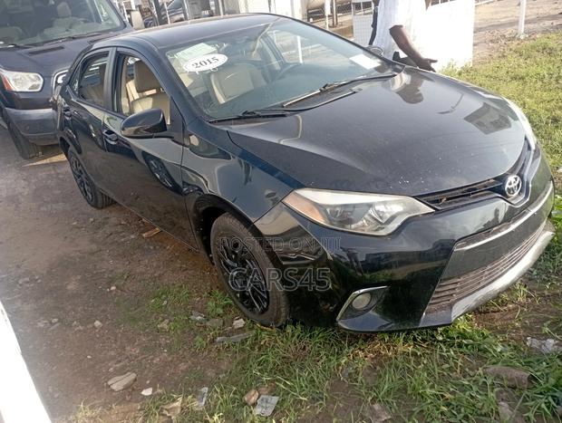 Toyota Corolla 2015 Black