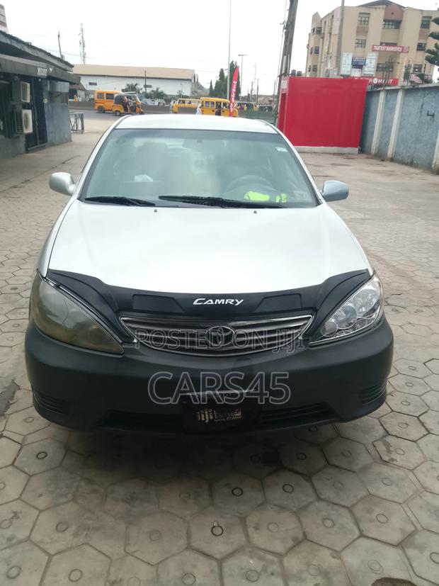 Toyota Camry 2005 Silver