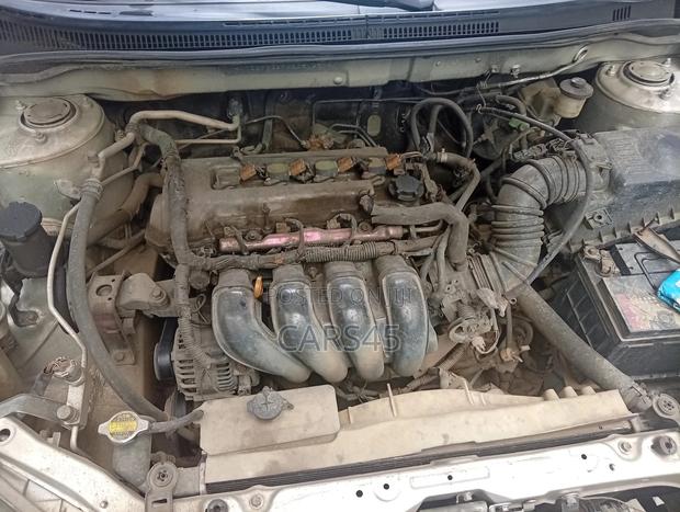 Toyota Corolla 2004 Silver