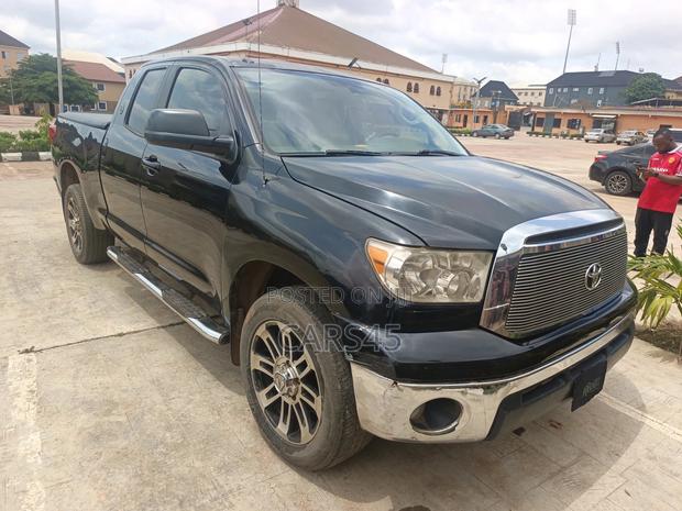 Toyota Tundra 2013 Black