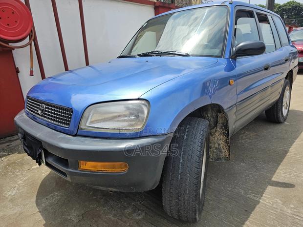 Toyota RAV4 1998 Blue
