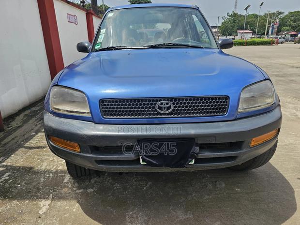 Toyota RAV4 1998 Blue