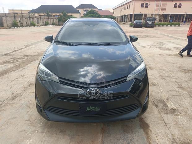 Toyota Corolla 2017 Black