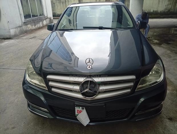 Mercedes-Benz C300 2014 Black