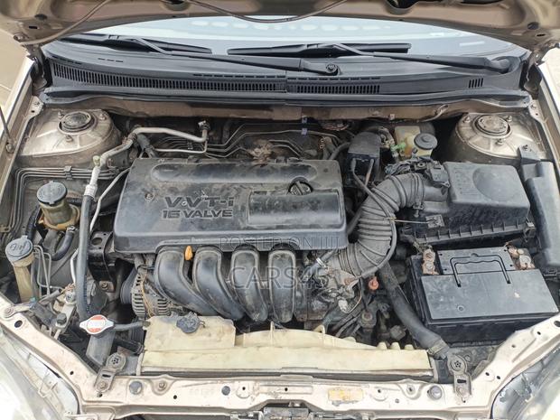 Toyota Corolla 2004 Gold