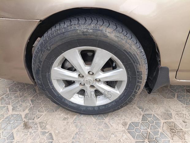 Toyota Corolla 2004 Gold