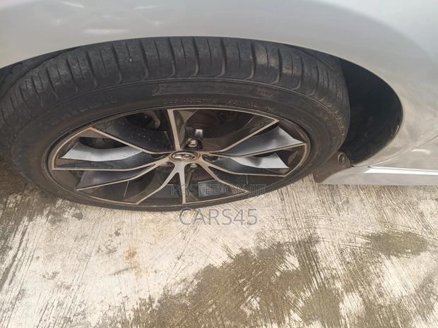 Toyota Camry 2012 Silver