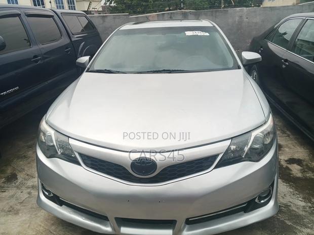 Toyota Camry 2012 Silver