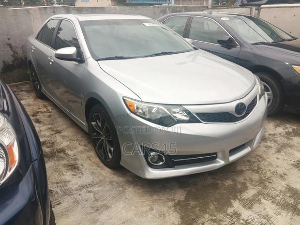 Toyota Camry 2012 Silver