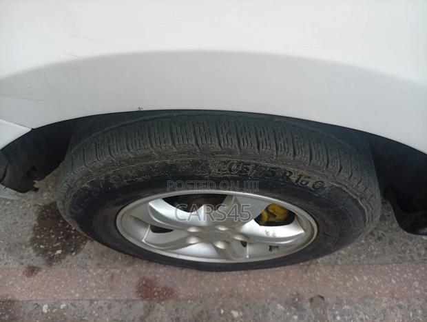 Hyundai Santa Fe 2007 White
