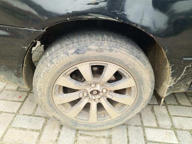 Toyota Corolla 2000 Black