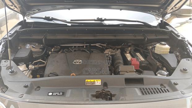 Toyota Highlander 2022 Gray