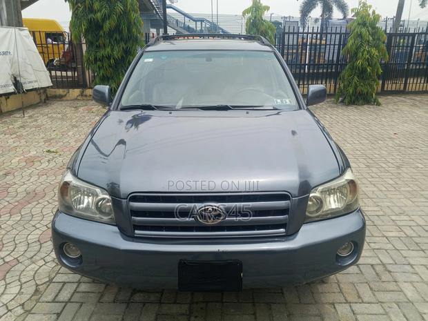 Toyota Highlander 2004 Blue