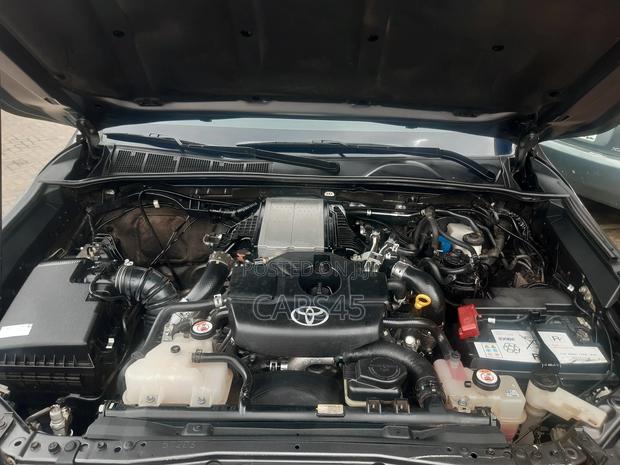 Toyota Hilux 2021 Gray