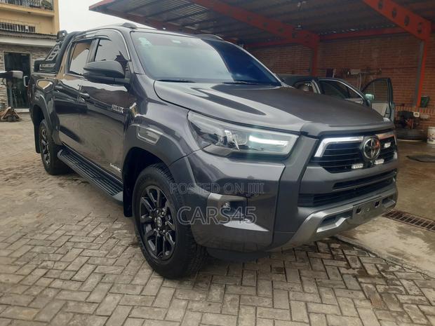 Toyota Hilux 2021 Gray
