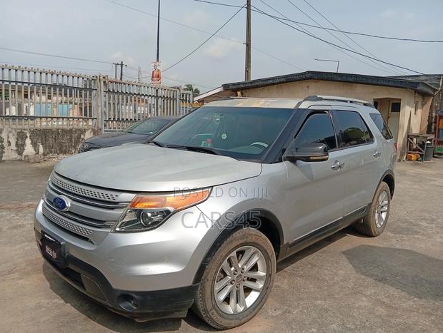 Ford Explorer XLT 4dr 4x4 (3.5L 6cyl 6A) 2011 Silver