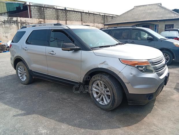 Ford Explorer XLT 4dr 4x4 (3.5L 6cyl 6A) 2011 Silver