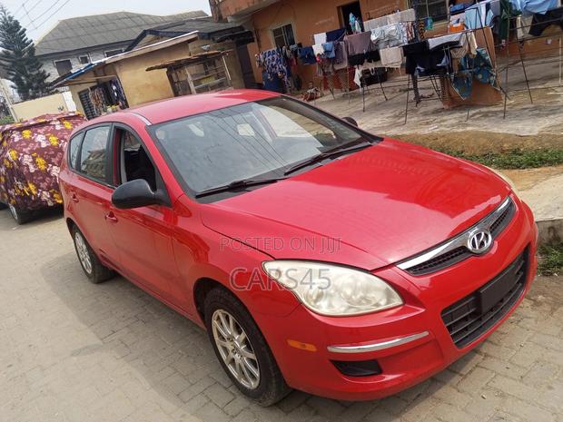 Hyundai Elantra 2009 Red