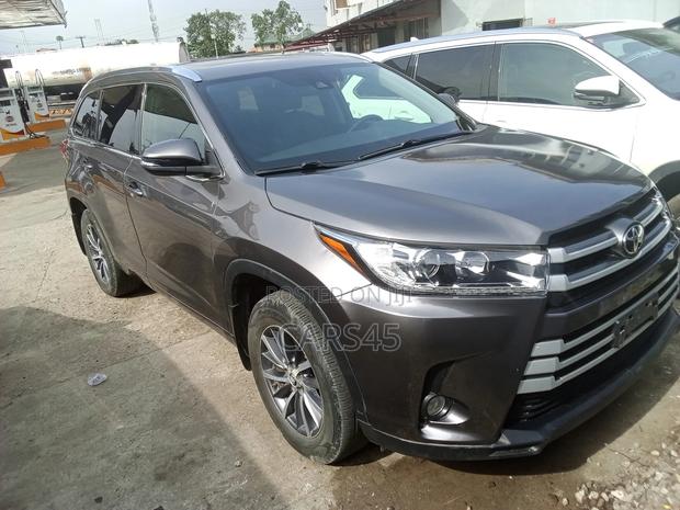 Toyota Highlander 2019 Gray