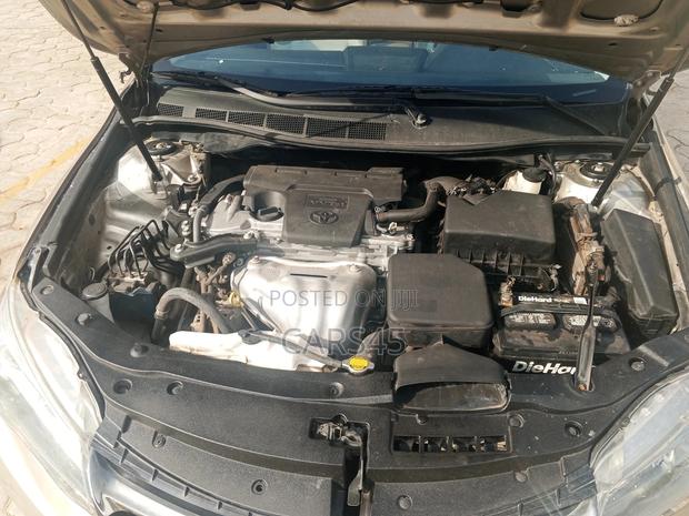 Toyota Camry 2017 Gold
