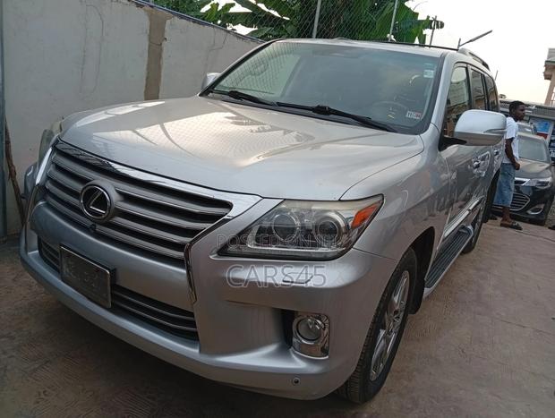 Lexus LX 570 AWD 2013 Silver