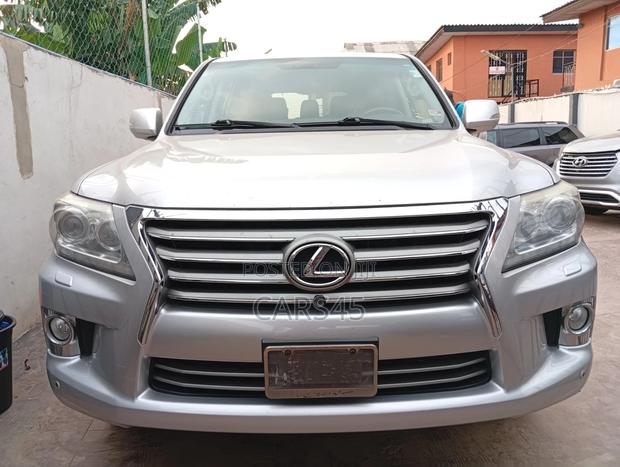 Lexus LX 570 AWD 2013 Silver