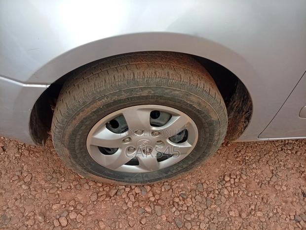 Kia Sedona 2010 Silver