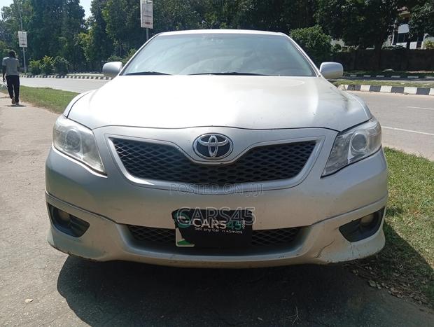 Toyota Camry 2011 Silver