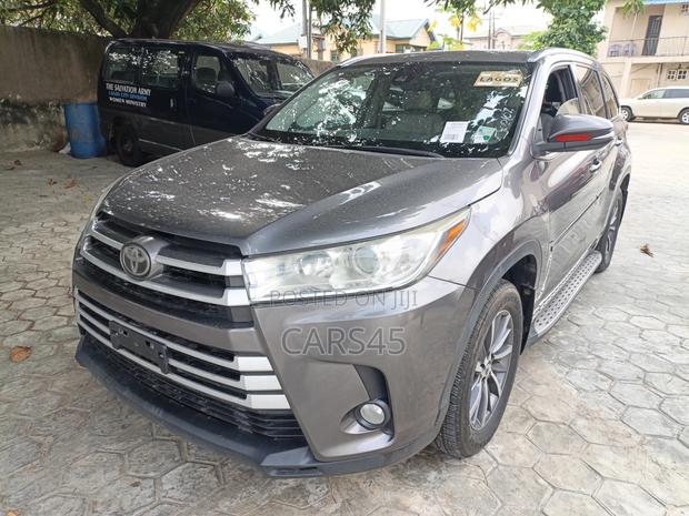 Toyota Highlander 2018 Gray