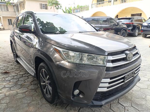 Toyota Highlander 2018 Gray