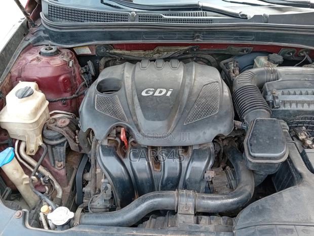 Hyundai Sonata SE Sedan FWD (2.4L 4cyl 6A) 2011 Red