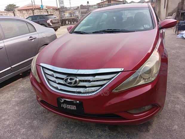Hyundai Sonata SE Sedan FWD (2.4L 4cyl 6A) 2011 Red