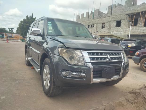 Mitsubishi Pajero 2017 Gray