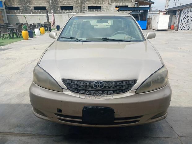 Toyota Camry 2003 Gold
