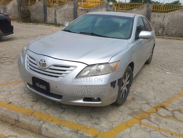 Toyota Camry 2009 Silver
