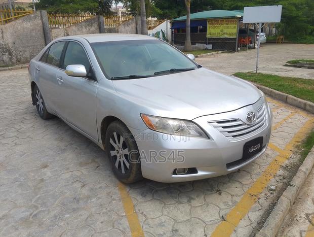 Toyota Camry 2009 Silver