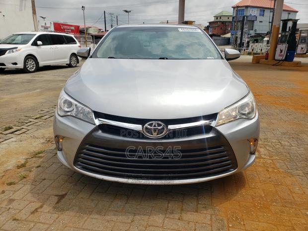 Toyota Camry 2017 Silver