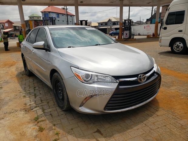 Toyota Camry 2017 Silver