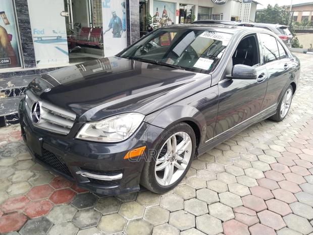 Mercedes-Benz C300 2012 Blue